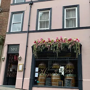 Apartment Mademoiselle's Boutique, Whitby